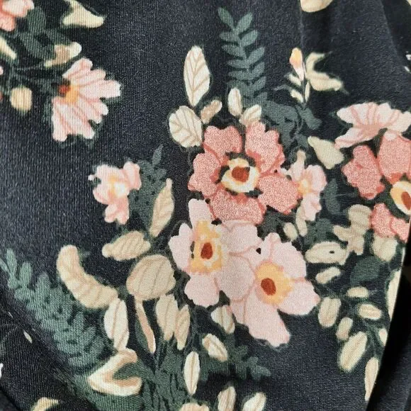 First Love On or Off Shoulder Floral Knit Peasant Top Size Medium / Large Ruffle - Picture 9 of 13